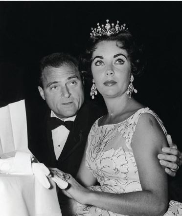 Elizabeth Taylor and her husband Mike Todd at the 1957 Golden Globe Awards. PHOTO BY: HULTON ARCHIVE/GETTY IMAGES